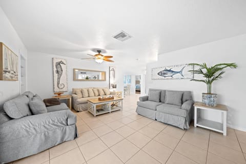 Skipper's Landing - 4 Bedroom with Heated Pool Maison in Cocoa Beach