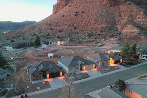 Hollywood Hangout - New West Properties House in Kanab
