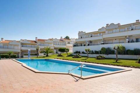 Property building, Pool view, Swimming pool, Swimming pool