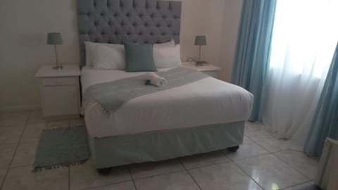 Bunitrix Guesthouse Bed and Breakfast in Port Elizabeth