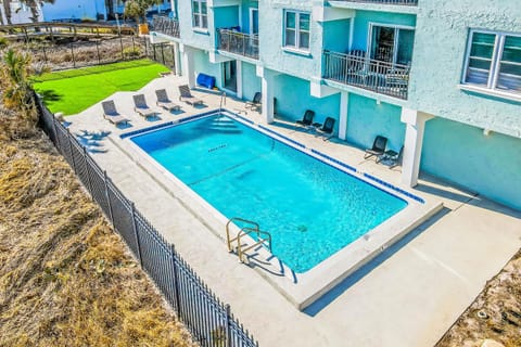 Sunshine and a View Apartment in Jacksonville Beach