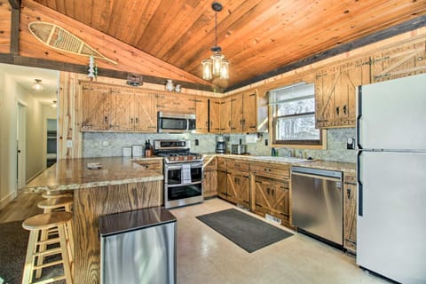Pelican Lake Getaway on Stunning Peninsula! House in Breezy Point