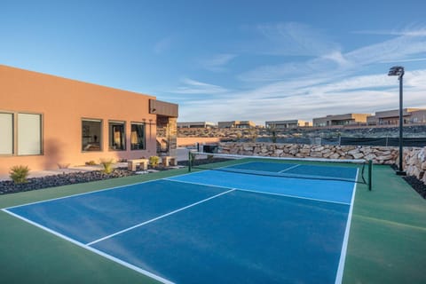 Poolside Palms Retreat House in St George