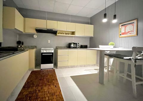 Kitchen or kitchenette, minibar, pet friendly, toaster