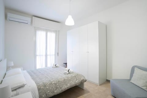 Bed, Photo of the whole room, Bedroom, towels, wardrobe, air conditioner