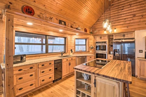 Charming Cabin with Hot Tub, Fire Pit and Views! Casa in Buffalo River