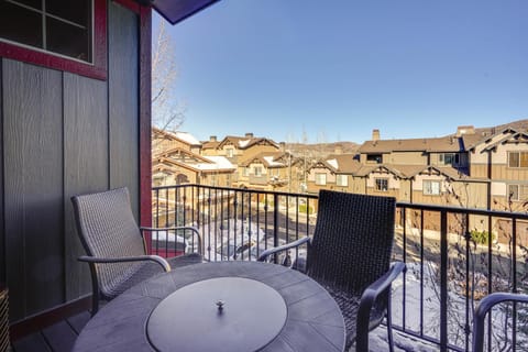 Townhome with Outdoor Pool Access 6 Mi to Park City House in Wasatch County