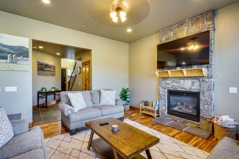 Townhome with Outdoor Pool Access 6 Mi to Park City House in Wasatch County