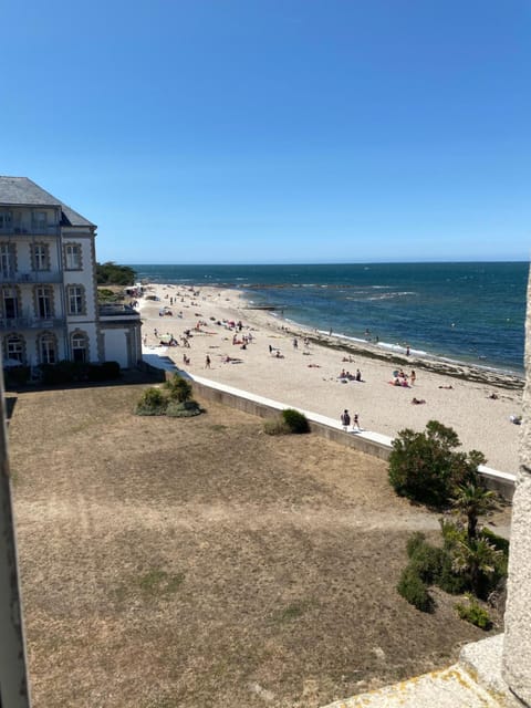 Une fenêtre sur l océan, Studio duplex dans résidence de standing avec piscine et vue sur mer Apartment in Le Croisic