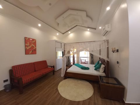 Villa Duran - 5 bedrooms Chalet in Diani Beach