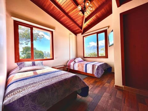 ItsaHome Vacations - Casa de Campo Atuntaqui House in Imbabura Province