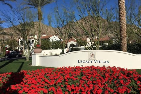 Legacy Villas 1 BR Villa Suite Resort Pools Spas Mountain view Condo in Indian Wells