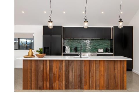 The Green House - Luxury Eco Escape House in Martinborough