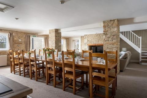 Stanton House, 6 bedroom, 5 bath House in Cotswold District