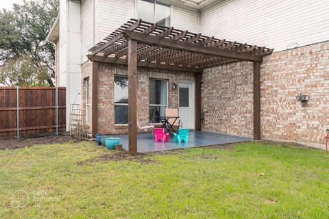 Grand Gem for Families - Games, Office, Backyard House in Carrollton