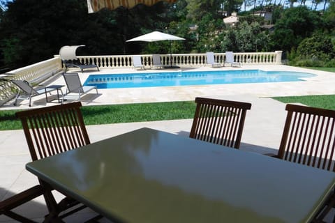 Beautiful Provencal villa "Parc Saint Martin" with pool and tennis court House in Mouans-Sartoux