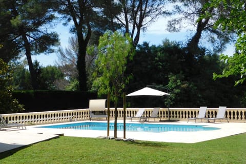 Beautiful Provencal villa "Parc Saint Martin" with pool and tennis court House in Mouans-Sartoux