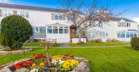 Property building, Garden, Garden view