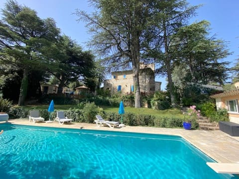 Villa de 4 chambres avec vue sur la ville piscine privee et jardin clos a Saint Maximin la Sainte Baume Moradia in Saint-Maximin-la-Sainte-Baume