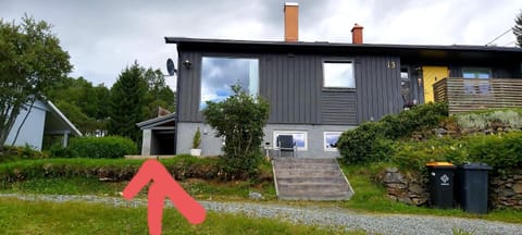 Aurora rooms for rent nr1 We are doing privet northen light trip, reindeer trip and sommaroy Fjord trip Bed and Breakfast in Tromso