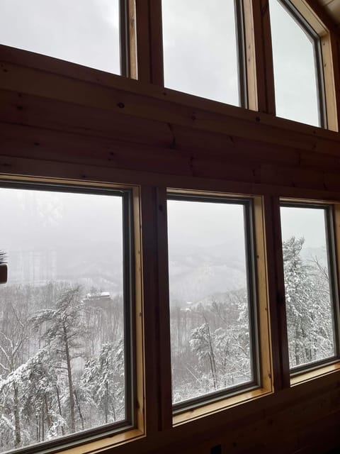 Bear Ridge Mountain View House in Sevier County