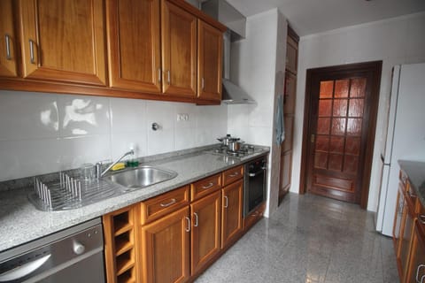 Kitchen or kitchenette, minibar, pet friendly, stove