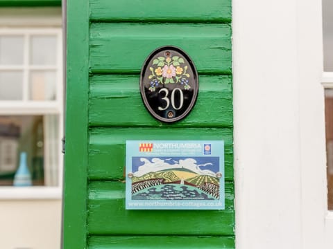 Armstrong Cottages No30 House in Bamburgh