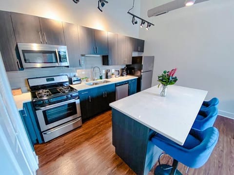 McCormick Place 3BR-2BA unit with Optional Parking - sleeps 8 Eigentumswohnung in South Loop