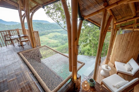 Natural landscape, Garden, View (from property/room), Balcony/Terrace, Living room, Seating area, Garden view, Mountain view