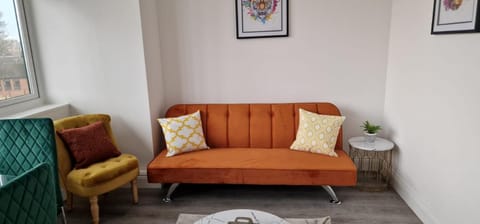 Flitwick Luxury Apartment - Sleeps 4 Condo in Flitwick