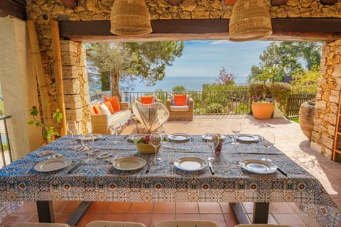 Patio, Day, Natural landscape, View (from property/room), Balcony/Terrace, Living room, Seating area, Dining area, Sea view