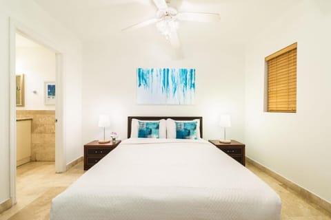 New Listing La Vista Azul Spacious 1 Bedroom Condo Condominio in The Bight Settlement