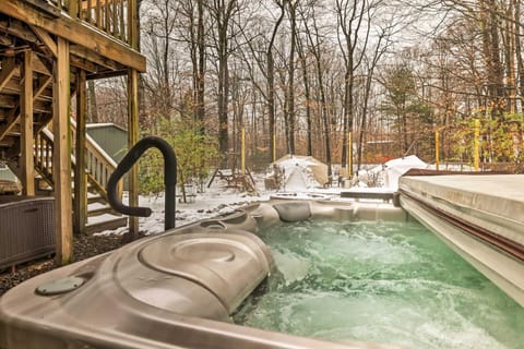 Spacious Long Pond Home Game Room and Hot Tub! House in Tunkhannock Township