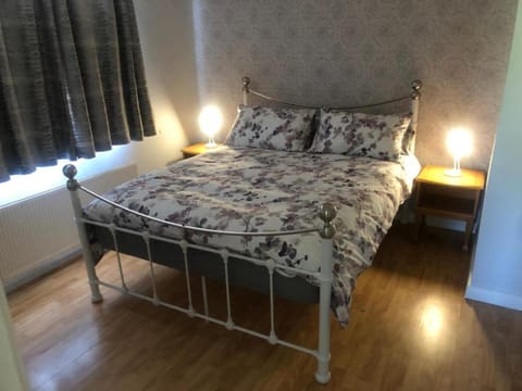 Captivating and Cosy Country House Sleeps up to 8 House in Magherafelt