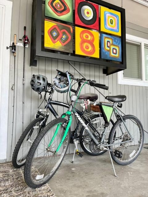 Lake Front Studio with Kayaks Bikes near Greenbelt Casa in Garden City