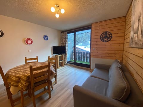 Studio Châtel, 1 pièce, 5 personnes - FR-1-693-21 Apartment in Châtel