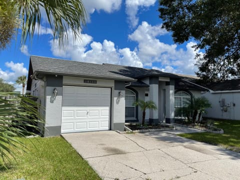 Cozy 3 bedrooms home close to everything in Tampa! Haus in Greater Carrollwood