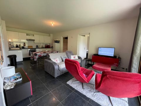 "Appartement familial à proximité des télécabines avec Multi Pass offert – Idéal pour des vacances d'été !" - FR-1-692-30 Apartment in Châtel