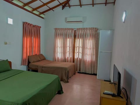 Bed, TV and multimedia, Photo of the whole room, Bedroom, air conditioner