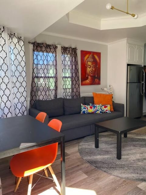 Newly remodeled and furnished home near downtown SFO Condo in Daly City