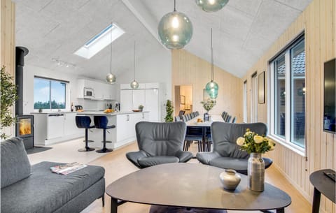 Beautiful Home In Lkken With 8 Bedrooms, Sauna And Indoor Swimming Pool Casa in Løkken