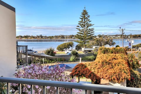 Garden, View (from property/room), Balcony/Terrace, Lake view