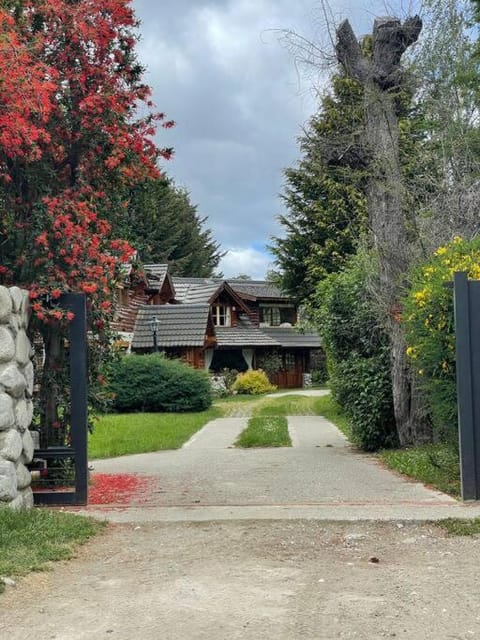 Casa Villa Pueblo House in Villa La Angostura