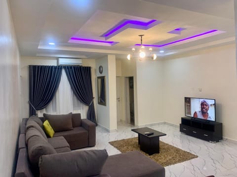 Cozy 2 Bedroom apt with free WiFi - Konar Apartments Condo in Abuja