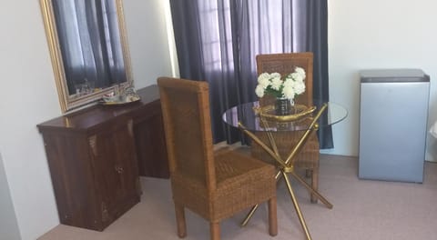 Revive Haven Guesthouse Bed and Breakfast in Roodepoort