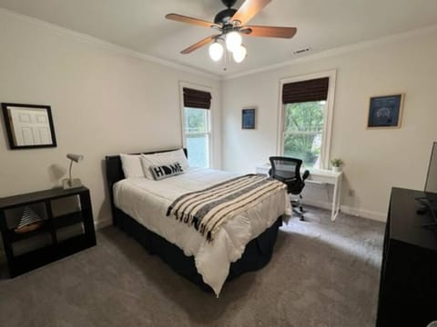 Quiet & Cozy 4BD, 3BA Family Home House in College Park