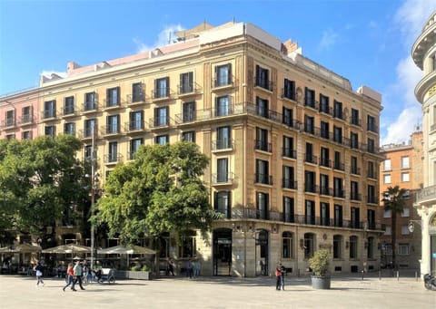 Property building, Facade/entrance