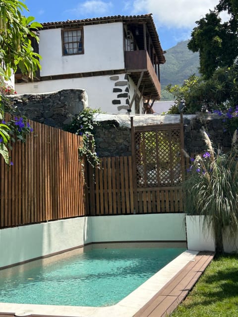 Garden, Swimming pool