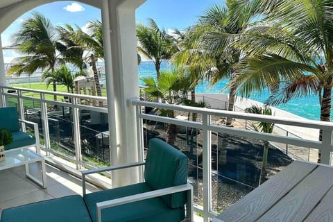 Lux Maho Reef 1BR Suite Condo next to The Morgan Resort Condominio in Simpson Bay