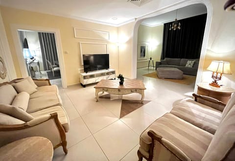 Independent Spacious 3 Bedroom Villa Villa in Al Sharjah